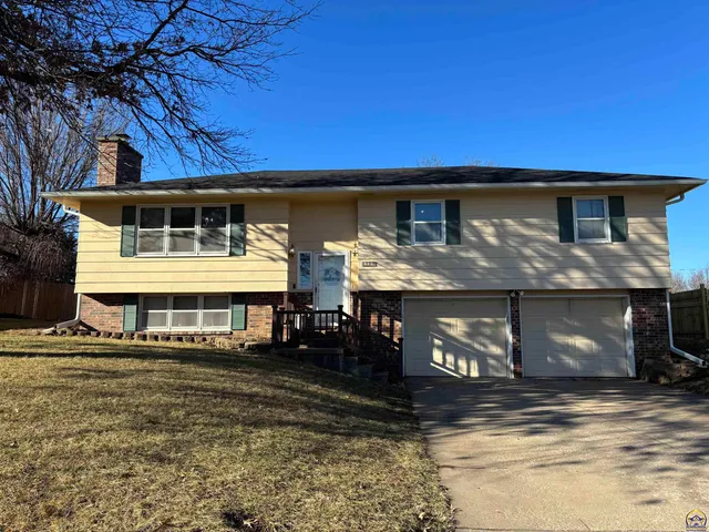 $244,900 | 2509 La Guna Court, Emporia, KS 66801