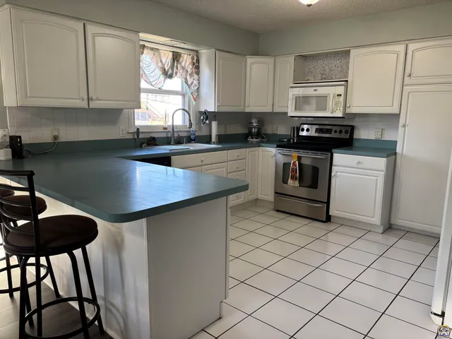 $244,900 | 2509 La Guna Court, Emporia, KS 66801