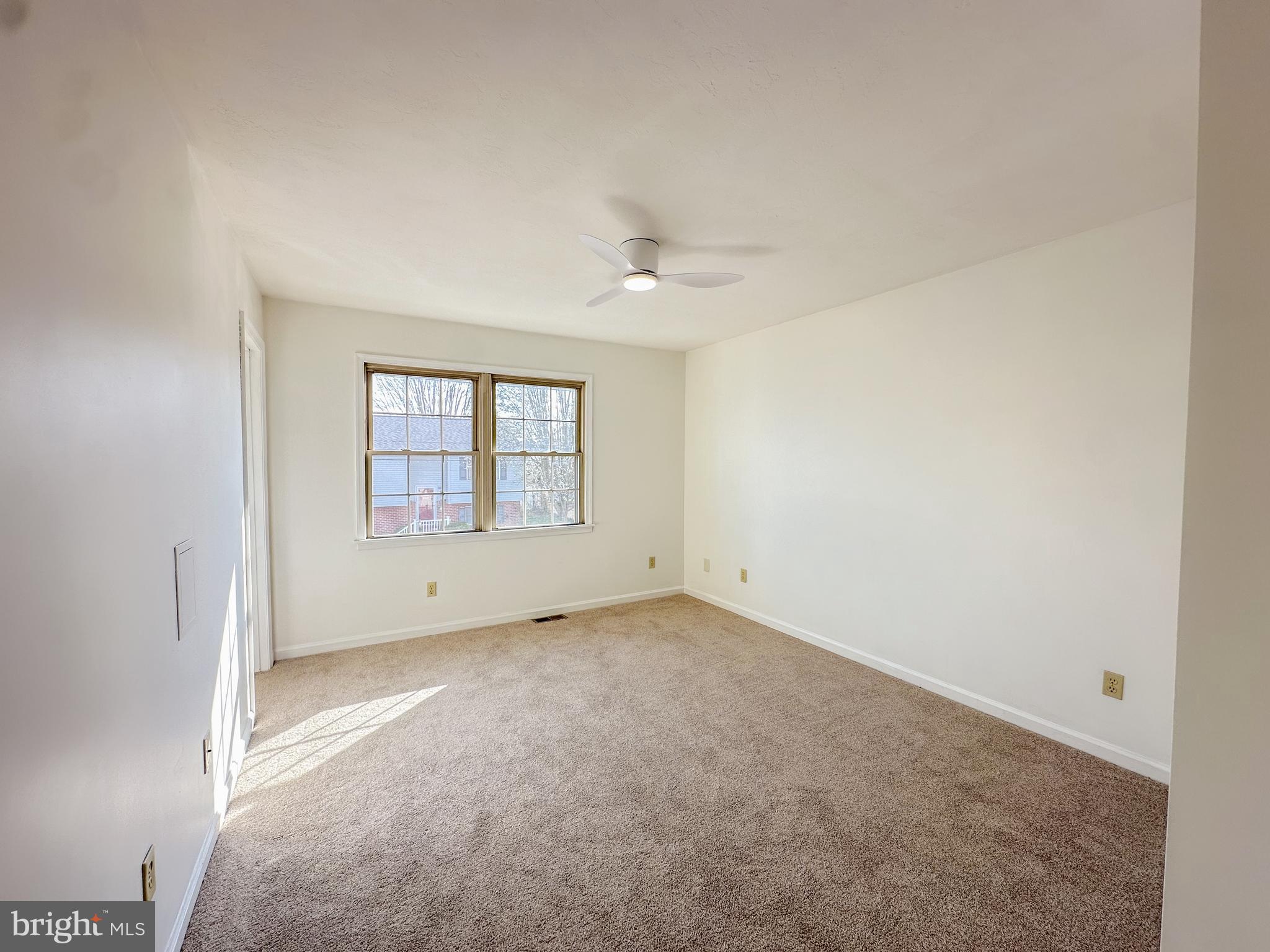 552 Locust Street Hanover, PA 17331 - Photo 12 of 31