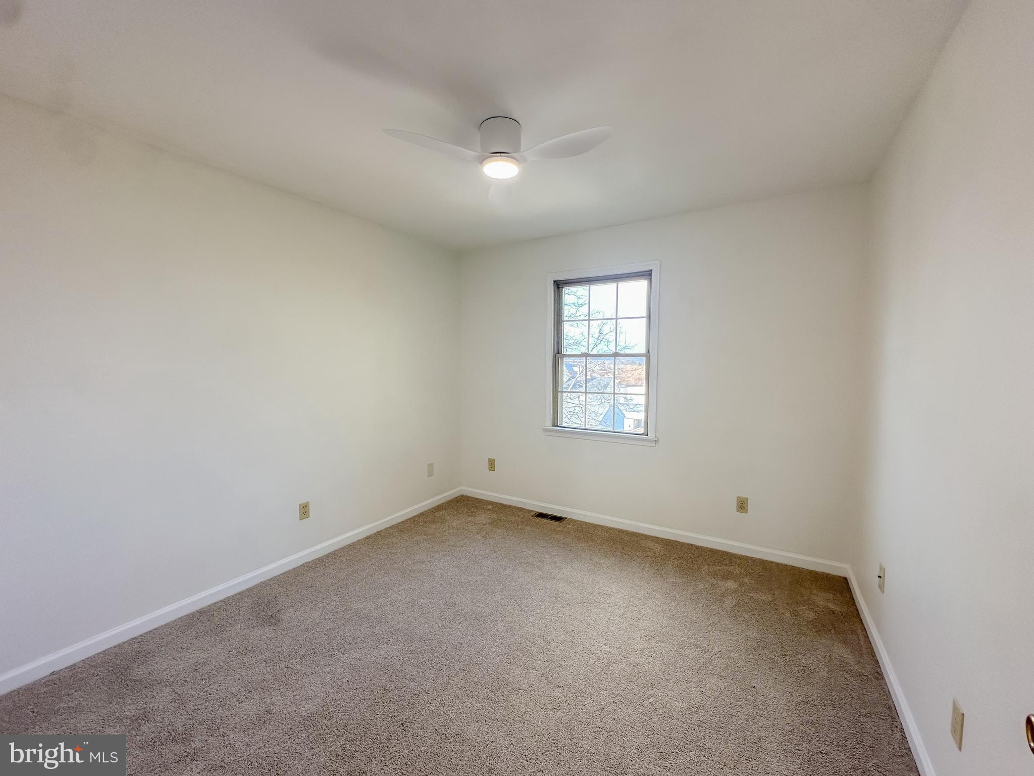 552 Locust Street Hanover, PA 17331 - Photo 22 of 37