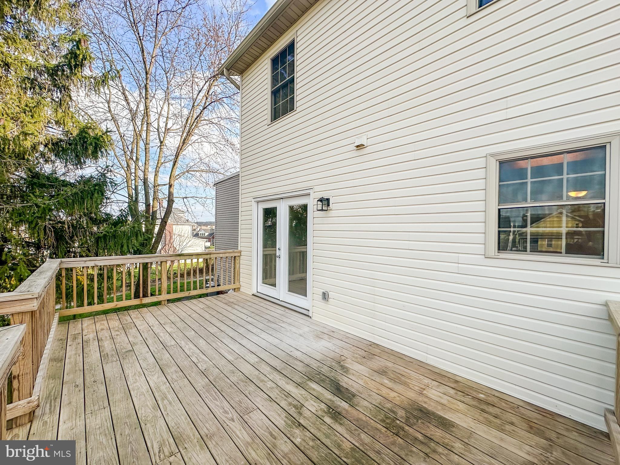 552 Locust Street Hanover, PA 17331 - Photo 25 of 31 Large Deck