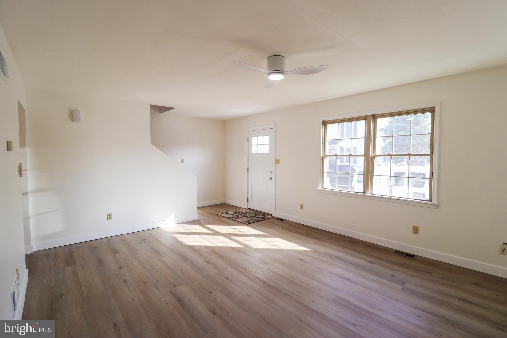 552 Locust Street Hanover, PA 17331 - Photo 8 of 37