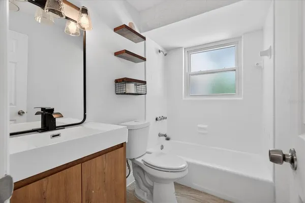 $379,900 | 2524 Florida Boulevard, South Daytona, FL 32119