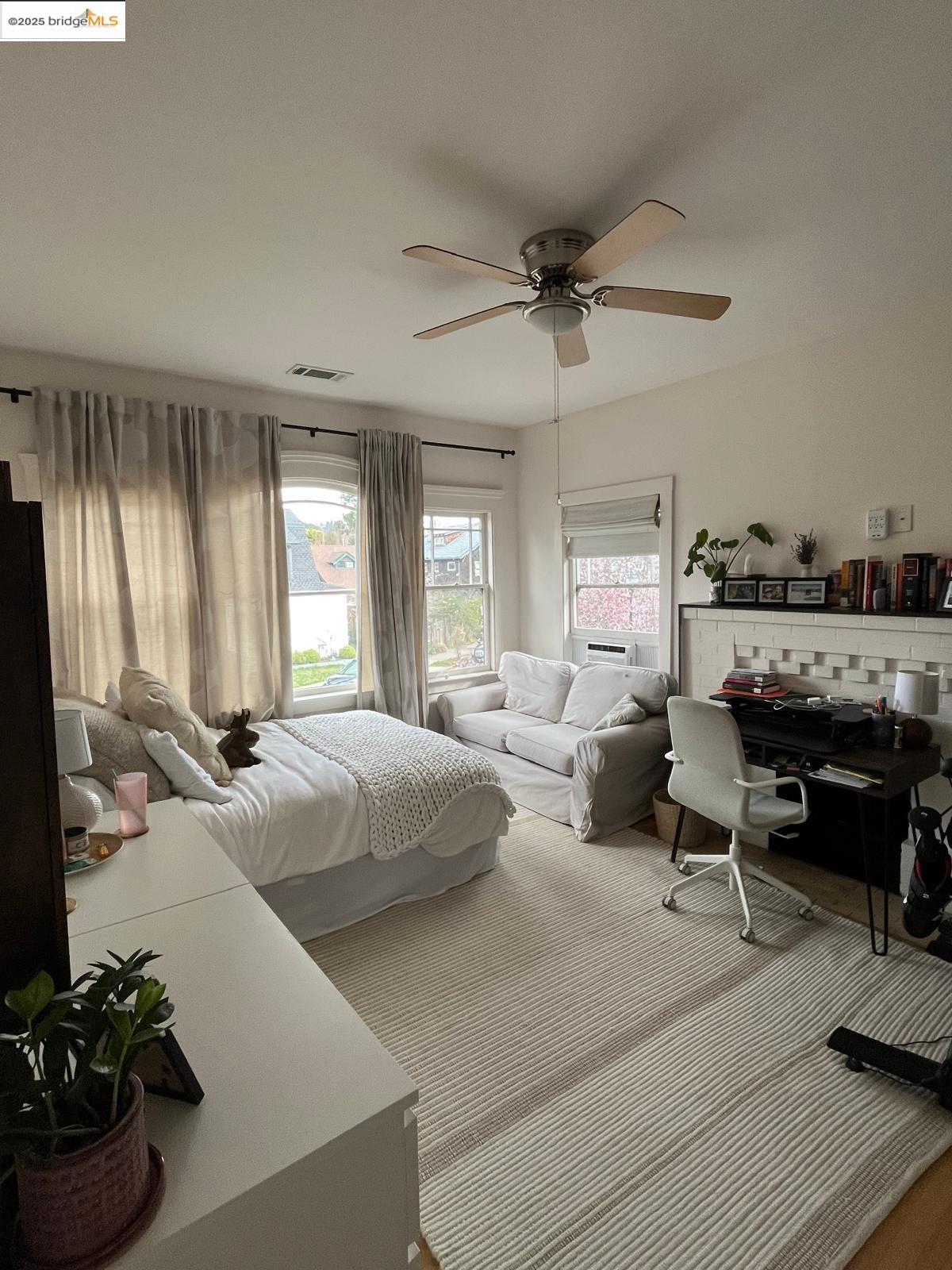 2942 Hillegass Avenue, Unit 1 Berkeley, CA 94705 - Photo 2 of 5