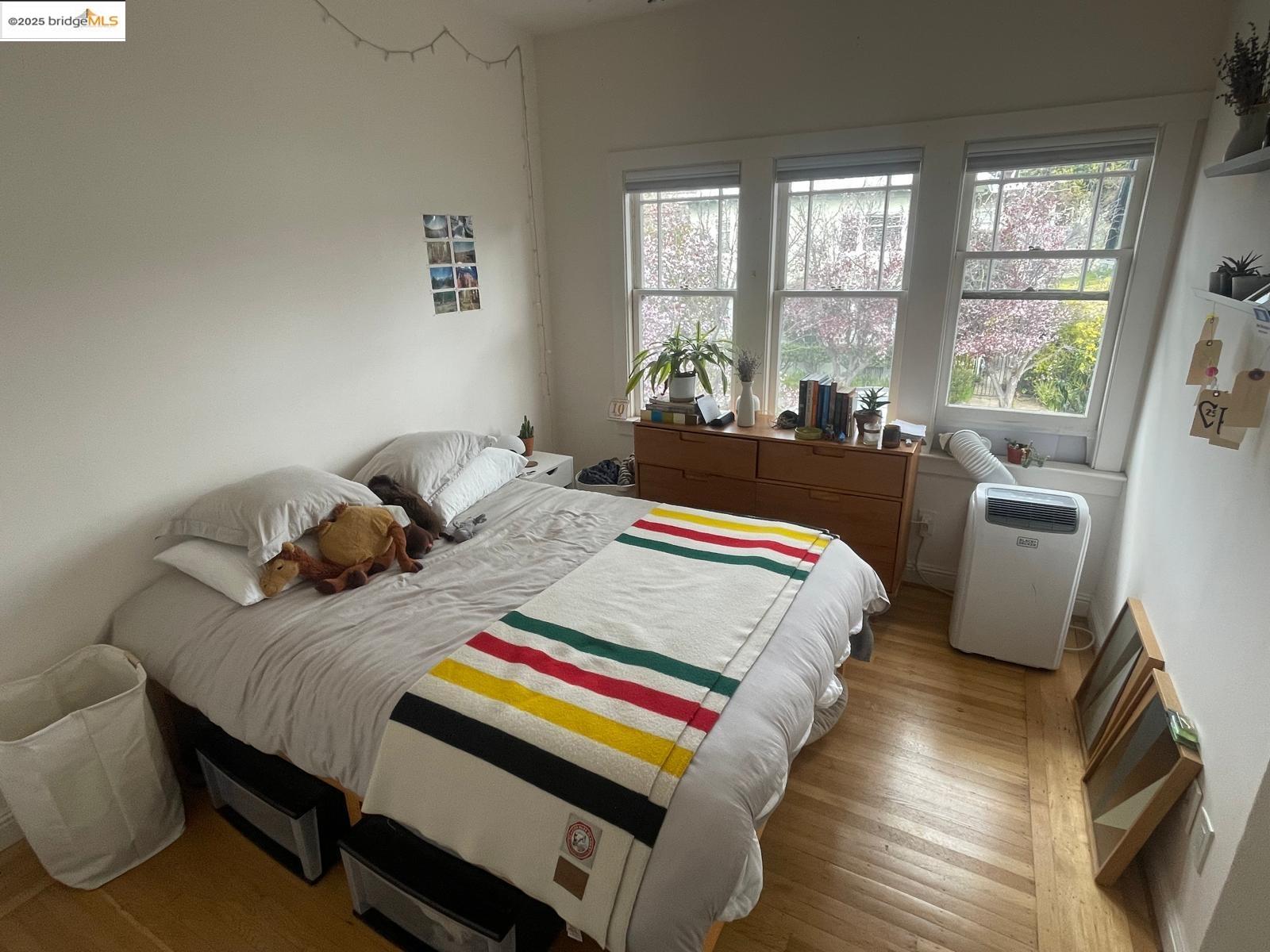 2942 Hillegass Avenue, Unit 1 Berkeley, CA 94705 - Photo 3 of 5