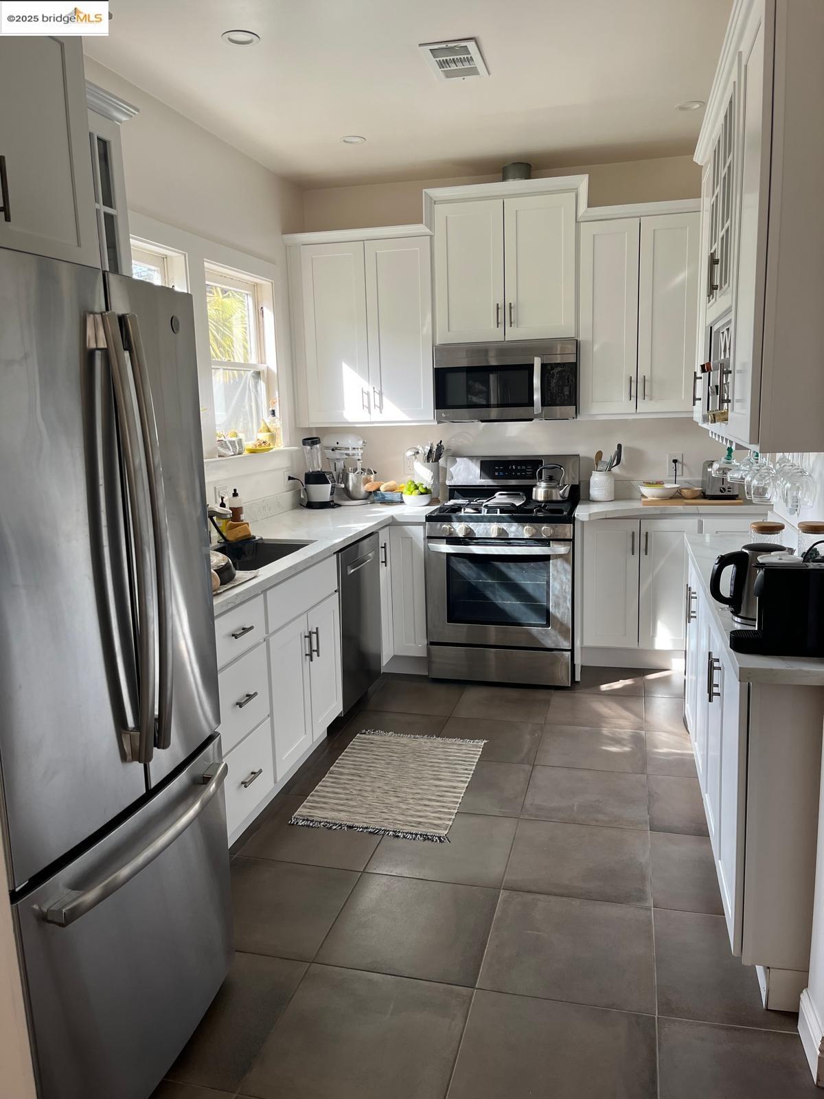 2942 Hillegass Avenue, Unit 1 Berkeley, CA 94705 - Photo 5 of 5