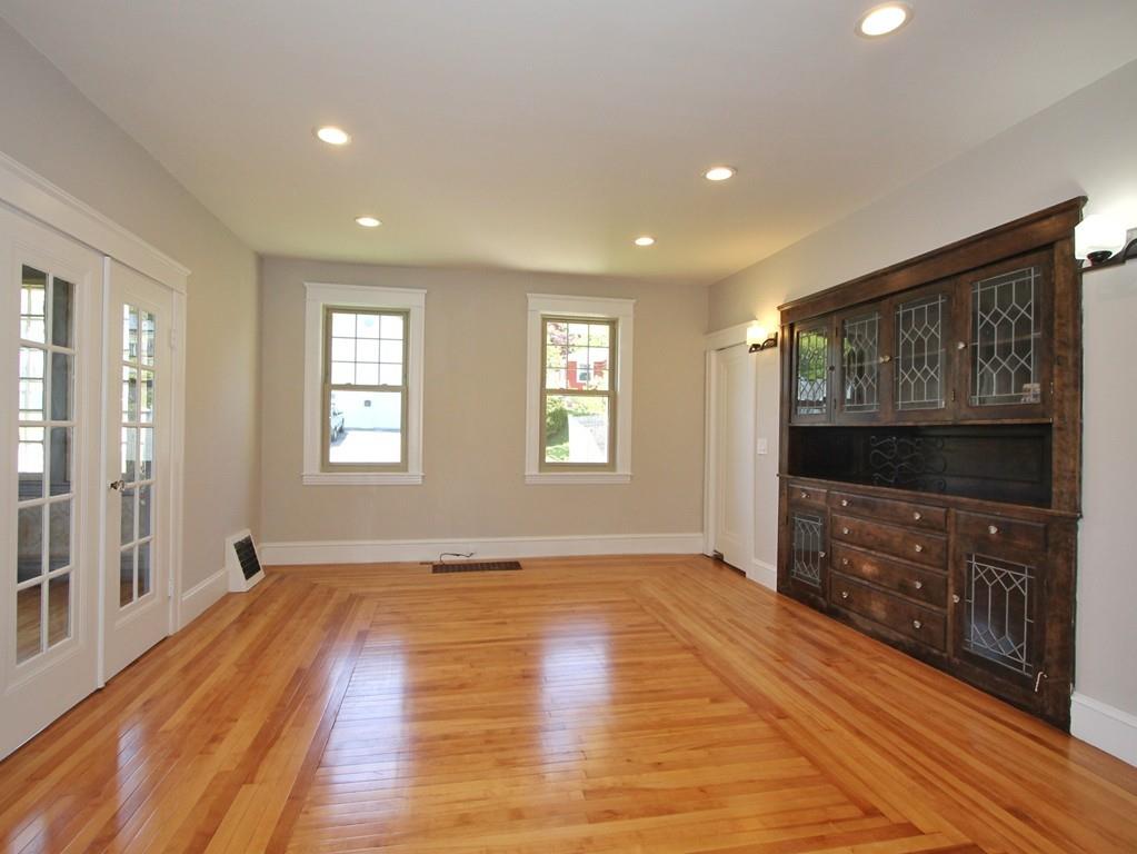 28 Forsberg Street Worcester, MA 01607 - Photo 3 of 20