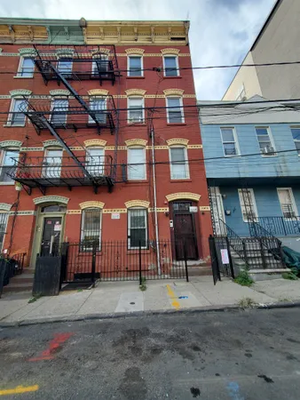 $1,750 | 41 Harmon Street, Unit 3, Jersey City, NJ 07304