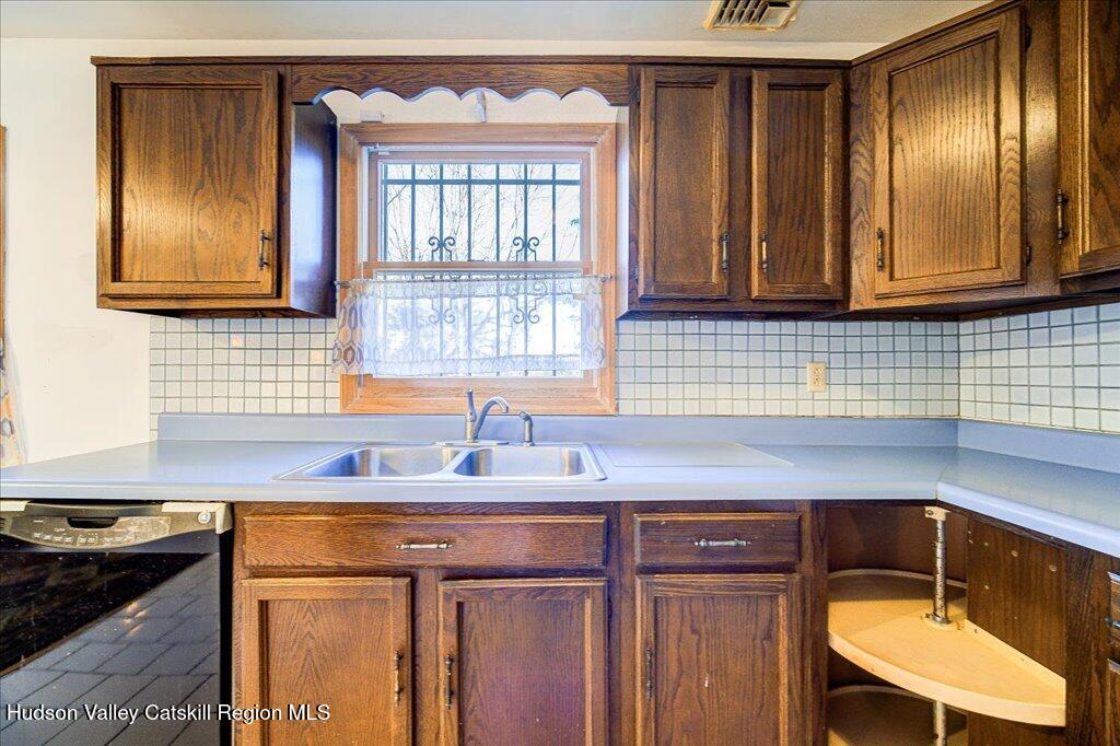 218 Plattekill Ardonia Road Wallkill, NY 12589 - Photo 12 of 34 24-e (2)