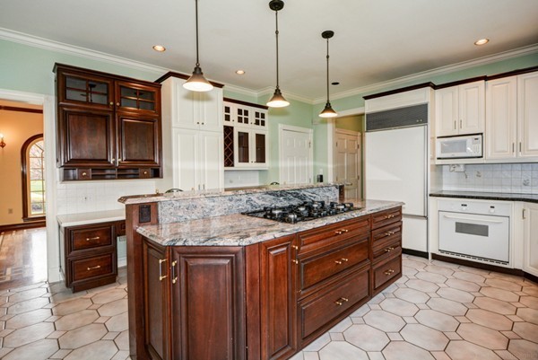 3 Ellingson Road Bedford, MA 01730 - Photo 7 of 30 Gallery Image 7