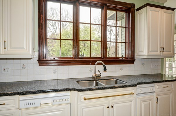 3 Ellingson Road Bedford, MA 01730 - Photo 9 of 30 Gallery Image 9