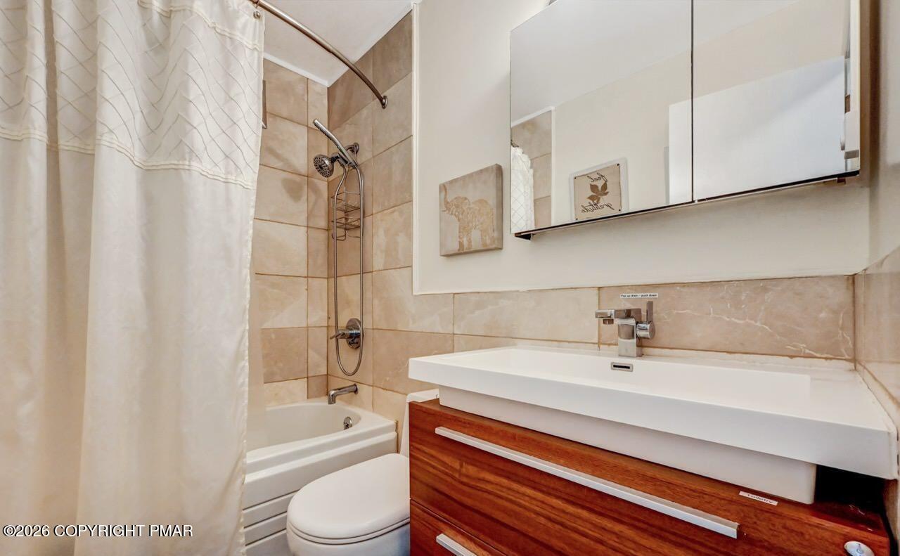 1413 Pine Cone Road Pocono Pines, PA 18350 - Photo 23 of 52 Bathroom 2