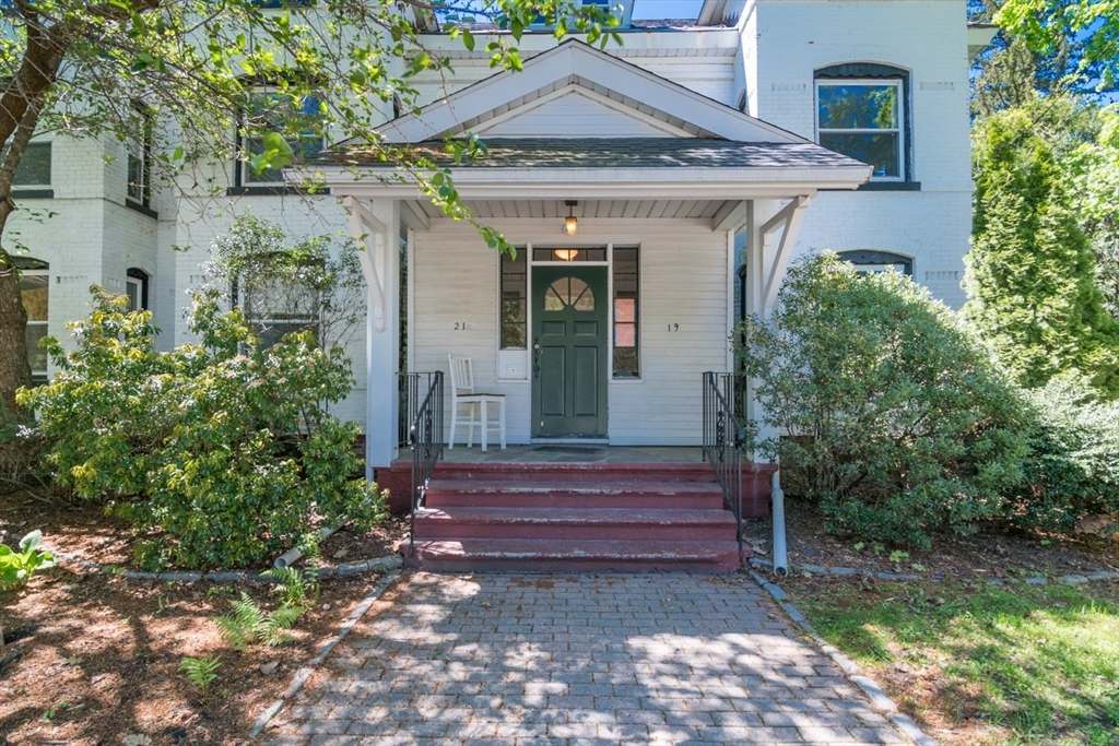 21 Lyman Road, Unit B Northampton, MA 01060 - Photo 2 of 24