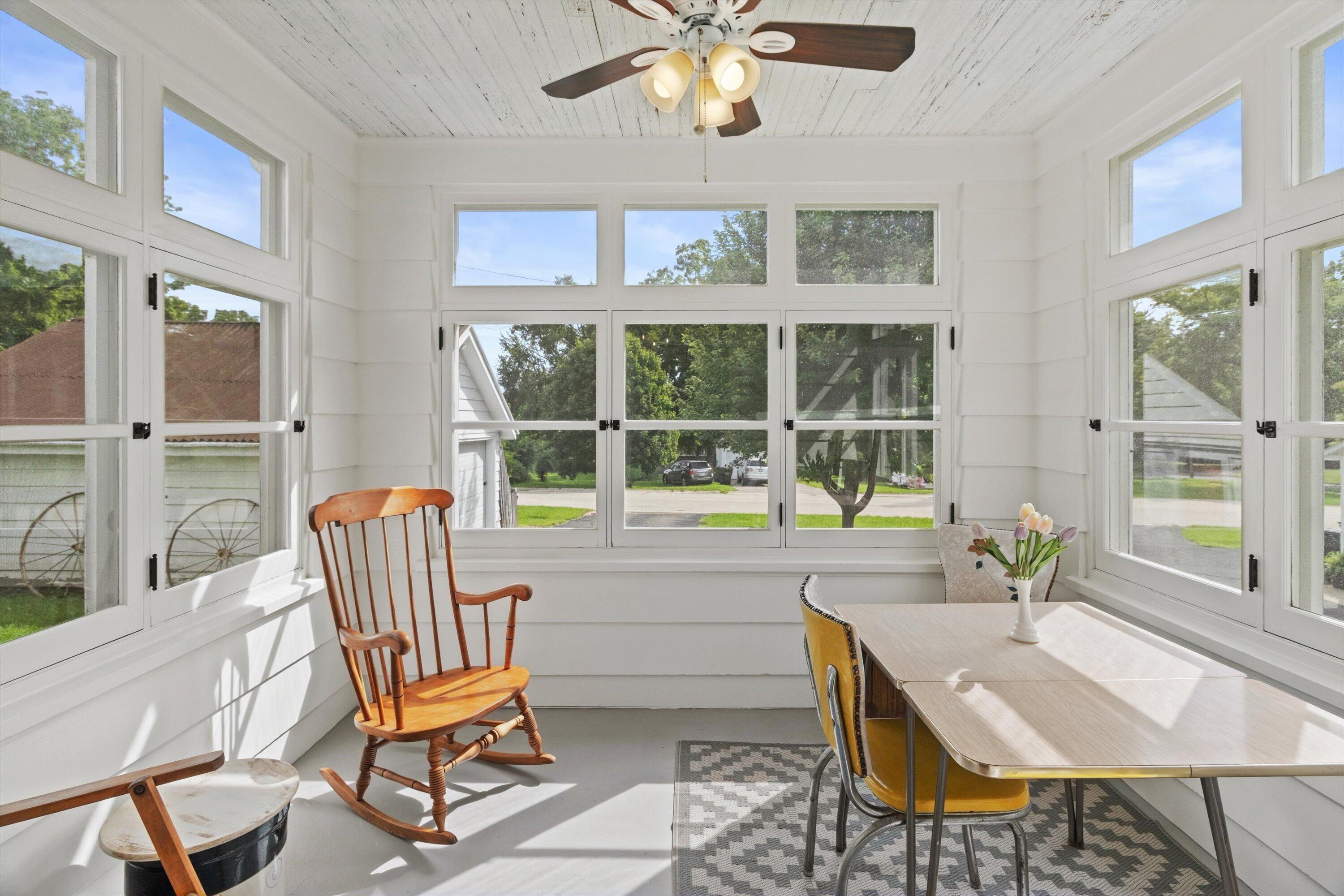 409 Clark Street Jefferson, WI 53549 - Photo 5 of 40 Sun Room