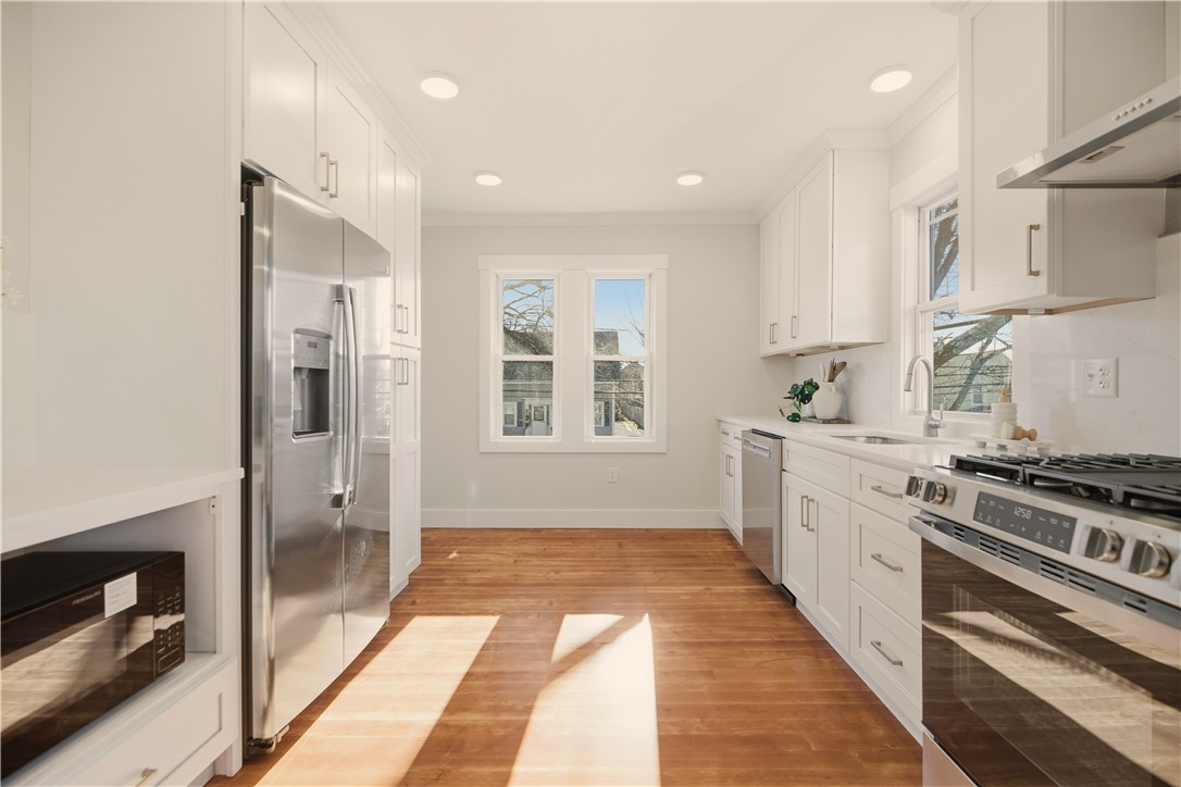 85 Bayview Avenue, Unit 2 Bristol, RI 02809 - Photo 12 of 44