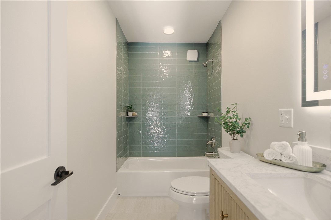 85 Bayview Avenue, Unit 2 Bristol, RI 02809 - Photo 17 of 44