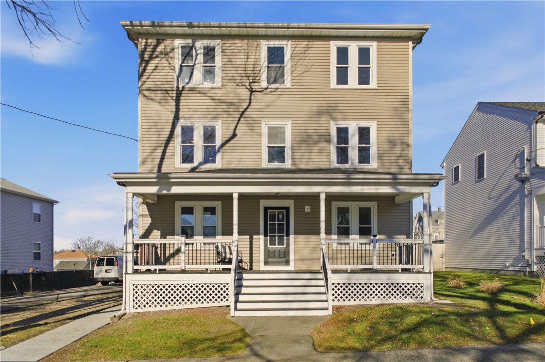 85 Bayview Avenue, Unit 2 Bristol, RI 02809 - Photo 2 of 44