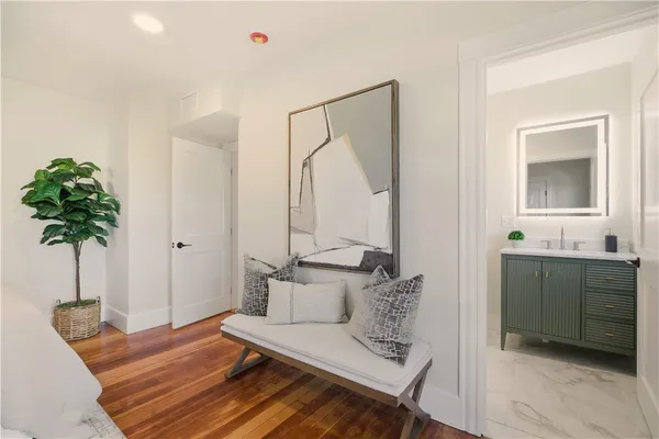 $549,000 | 85 Bayview Avenue, Unit 2, Bristol, RI 02809