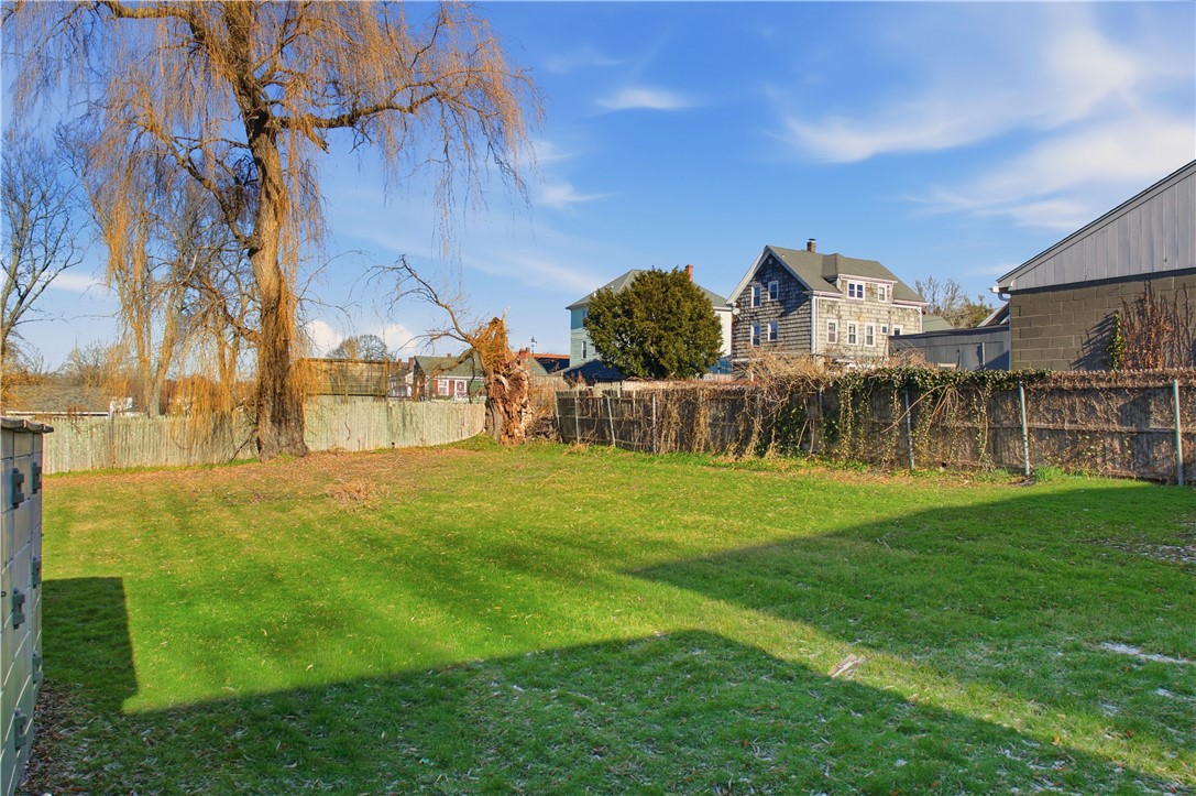 85 Bayview Avenue, Unit 2 Bristol, RI 02809 - Photo 43 of 44