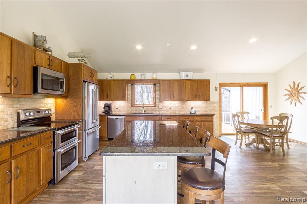 7302 Silver Lake Road Linden, MI 48451 - Photo 4 of 40