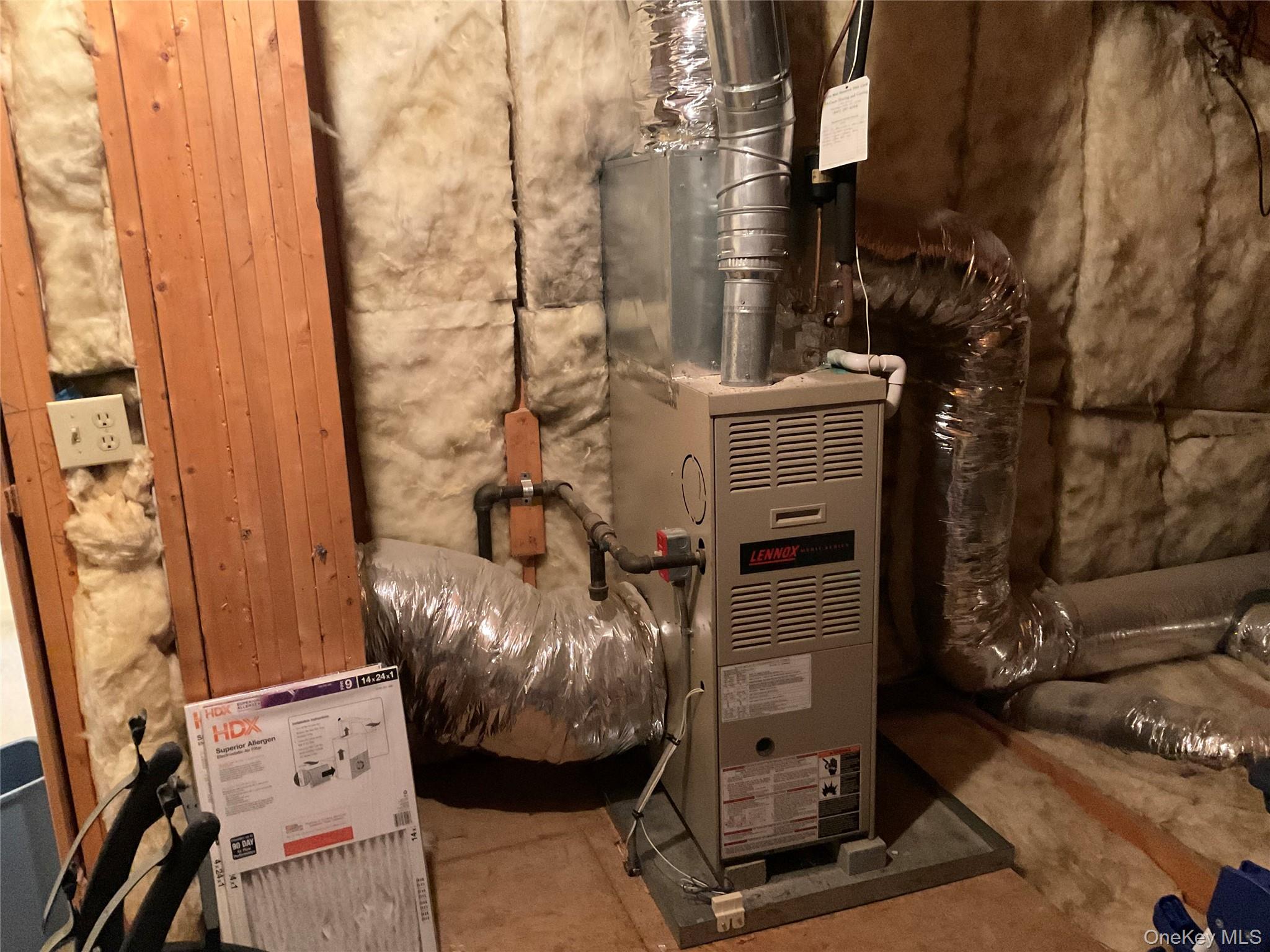 17 Tall Tree Lane Poughkeepsie, NY 12601 - Photo 23 of 31 a utility room with dryer and washer