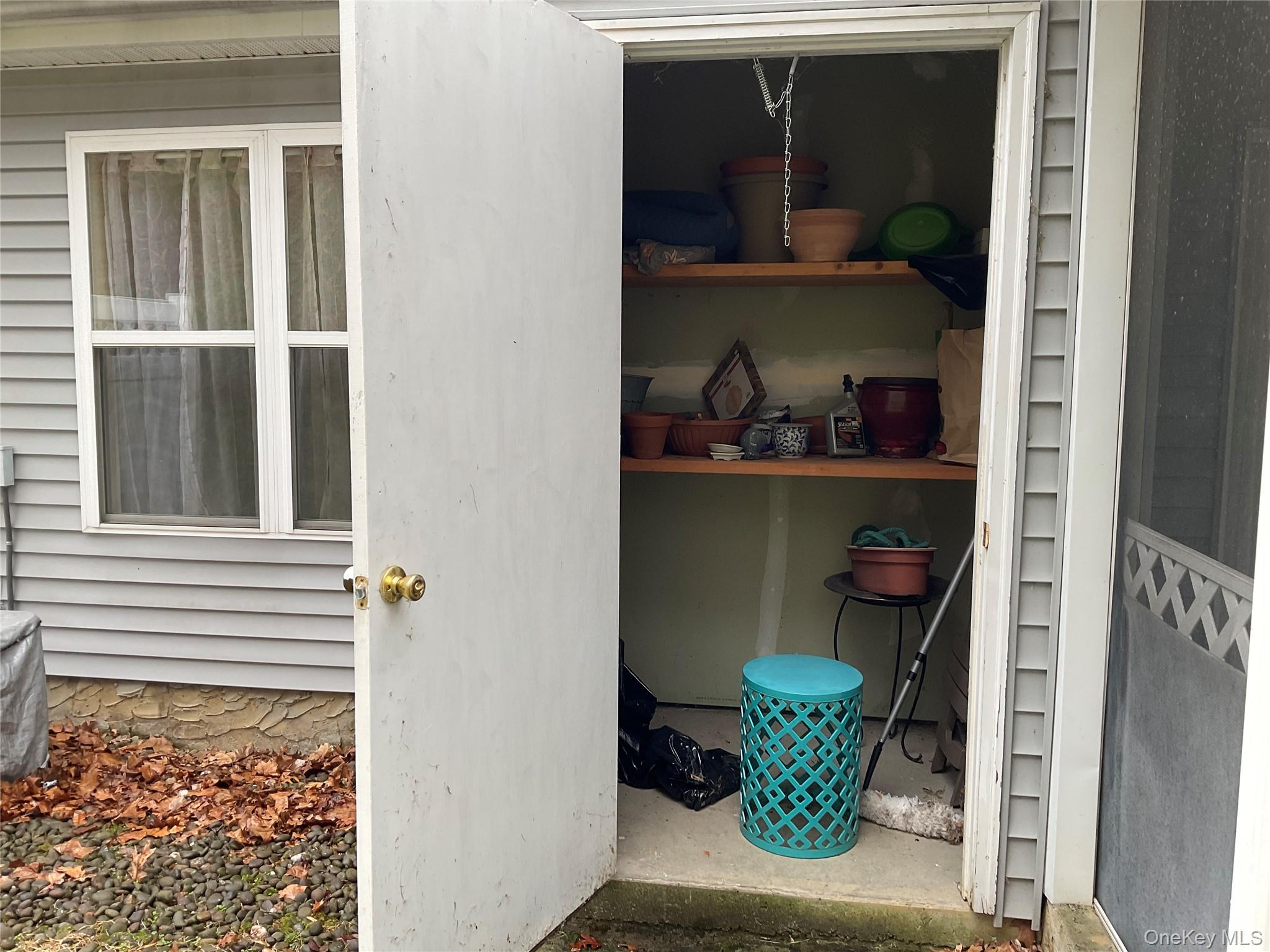 17 Tall Tree Lane Poughkeepsie, NY 12601 - Photo 28 of 31 a room with a book shelf