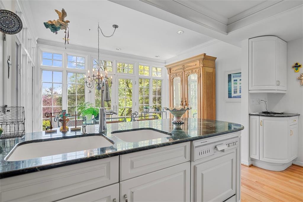 251 Fairview Road Pittsburgh, PA 15238 - Photo 11 of 49 Gallery Image 11