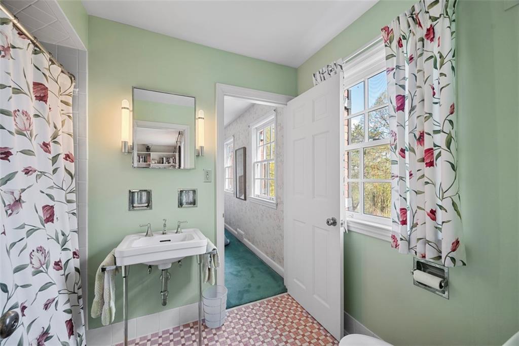 251 Fairview Road Pittsburgh, PA 15238 - Photo 35 of 49 Gallery Image 35