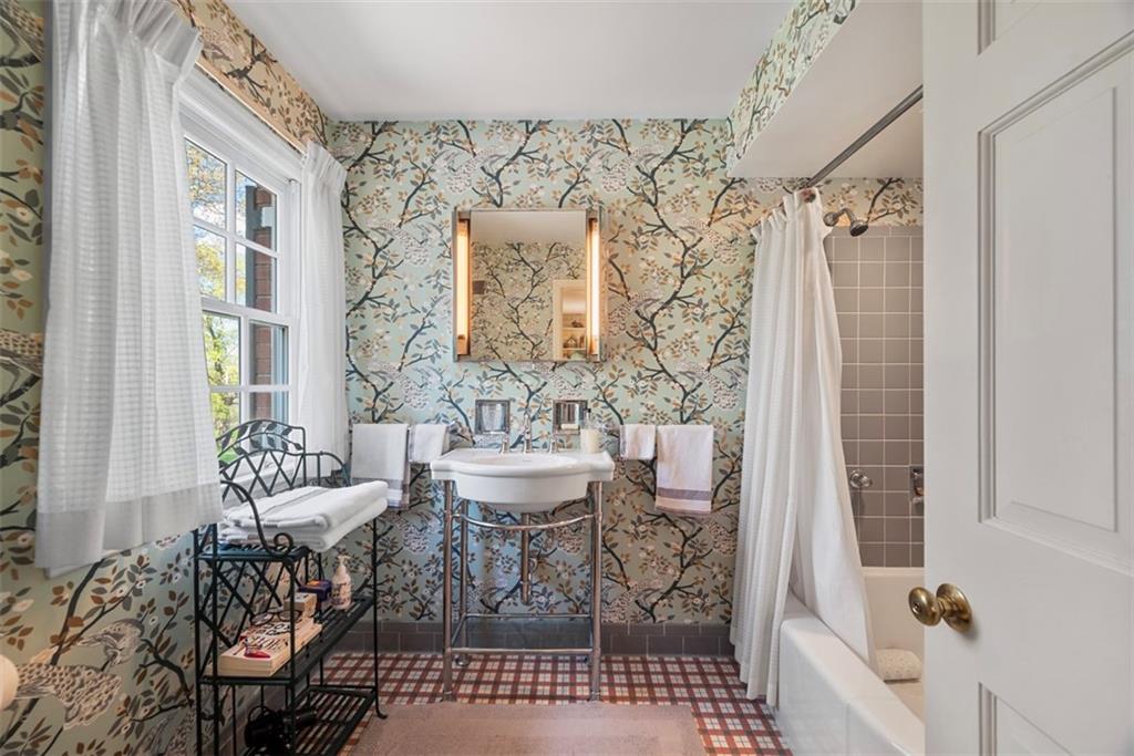 251 Fairview Road Pittsburgh, PA 15238 - Photo 38 of 49 Gallery Image 38