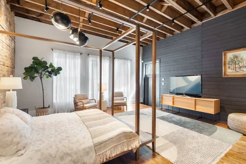 $2,450,000 | 1915 West Wabansia Avenue, Chicago, IL 60622