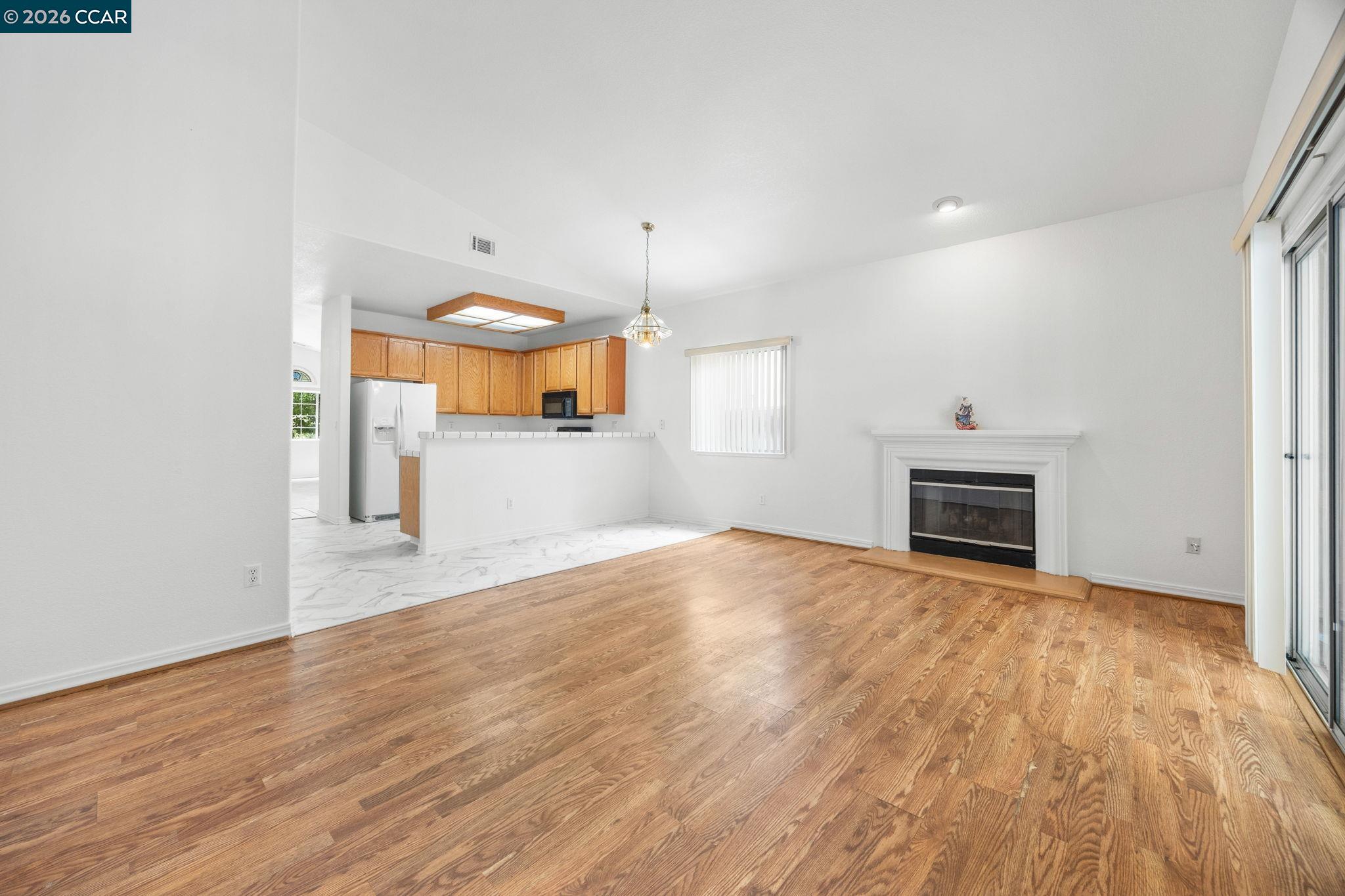 1402 Legend Circle Vallejo, CA 94591 - Photo 12 of 40