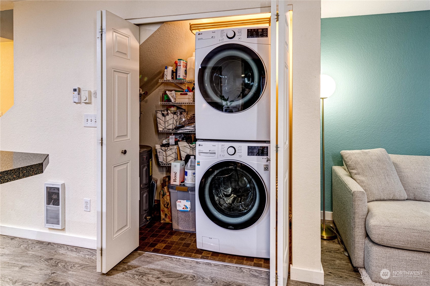 924 North 86th Street Seattle, WA 98103 - Photo 23 of 27 a view of livingroom with washer and dryer