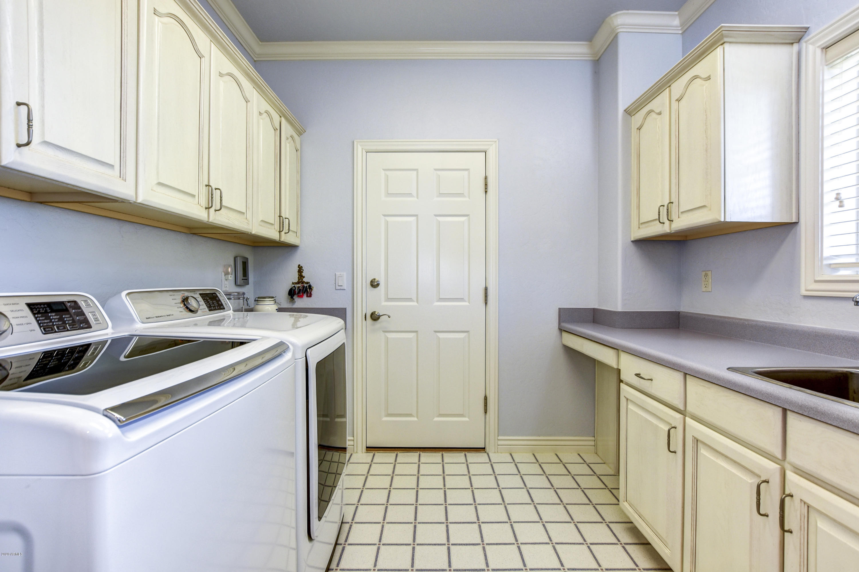 8141 North Red Oak Road Prescott, AZ 86305 - Photo 30 of 63 030_Laundry Room