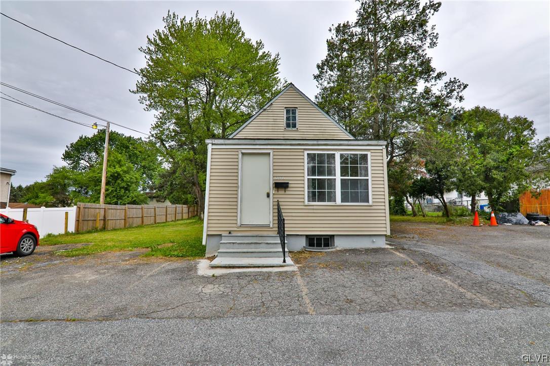 1246 Pembroke Road Bethlehem, PA 18017 - Photo 2 of 20 Gallery Image 2