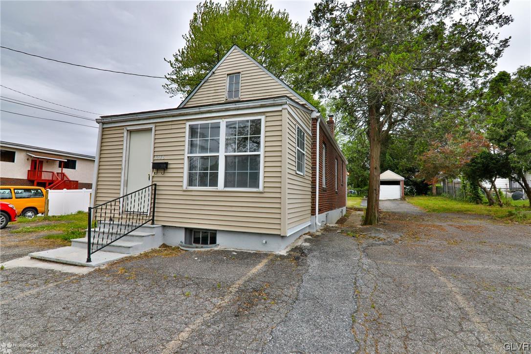 1246 Pembroke Road Bethlehem, PA 18017 - Photo 3 of 20 Gallery Image 3