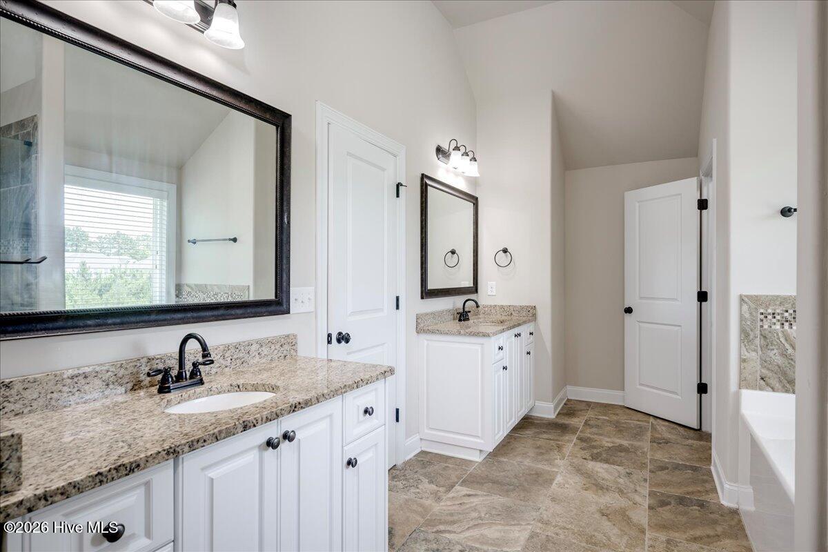 5751 Whispering Pnes Way Evans, GA 30809 - Photo 27 of 54 Primary Bathroom