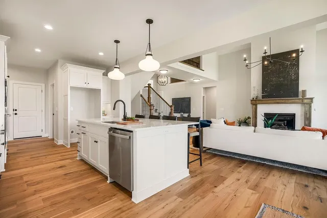 $896,097 | 17508 Manor Street, Overland Park, KS 66085