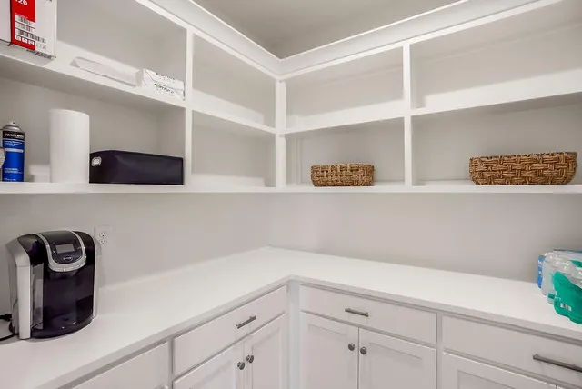 $896,097 | 17508 Manor Street, Overland Park, KS 66085