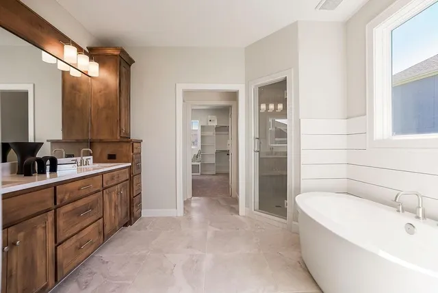 $896,097 | 17508 Manor Street, Overland Park, KS 66085