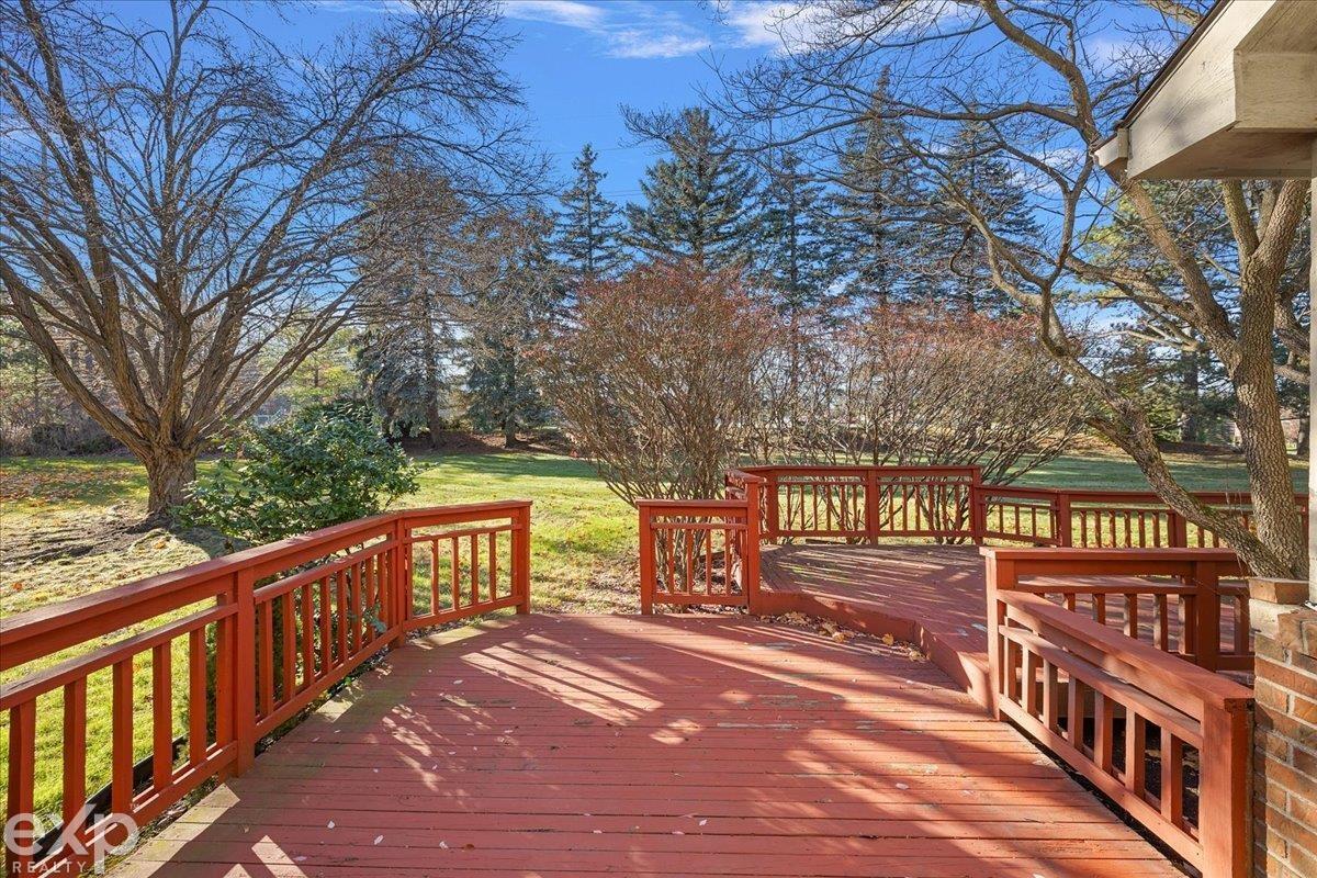 1579 Lomas Verdes Rochester, MI 48306 - Photo 11 of 64 50162073-831f51d4-6dd2-4ee7-8cd2-e626986a07c5.JPG