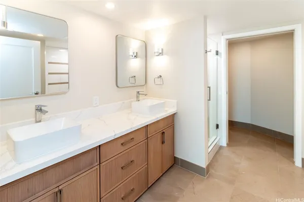 $4,700 | 1177 Queen Street, Unit 2606, Honolulu, HI 96814