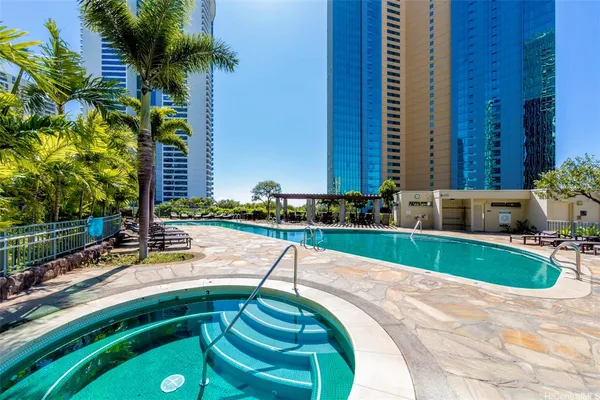 $4,700 | 1177 Queen Street, Unit 2606, Honolulu, HI 96814