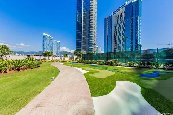 $4,700 | 1177 Queen Street, Unit 2606, Honolulu, HI 96814