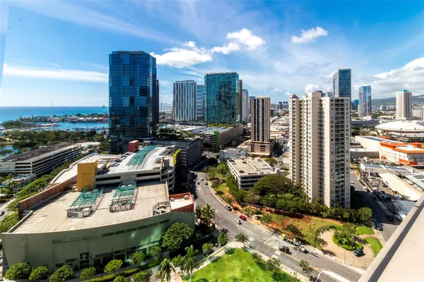 $4,700 | 1177 Queen Street, Unit 2606, Honolulu, HI 96814