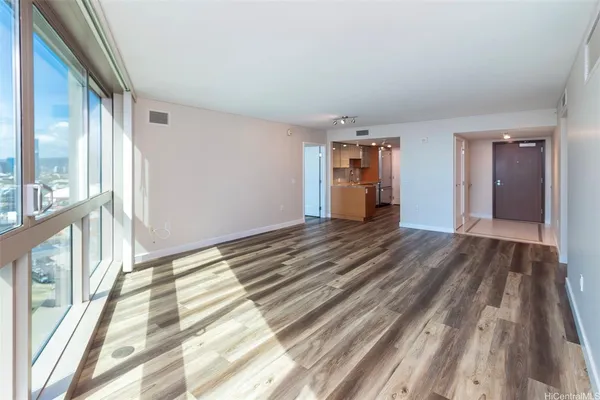 $4,700 | 1177 Queen Street, Unit 2606, Honolulu, HI 96814