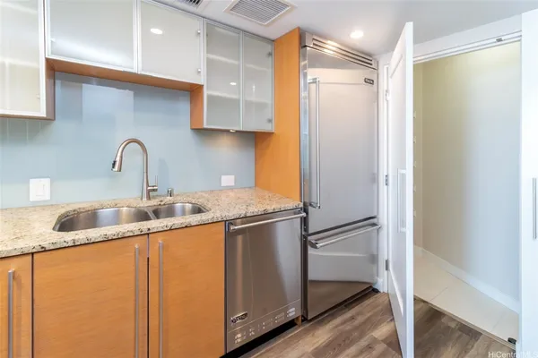 $4,700 | 1177 Queen Street, Unit 2606, Honolulu, HI 96814