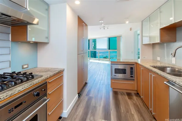 $4,700 | 1177 Queen Street, Unit 2606, Honolulu, HI 96814