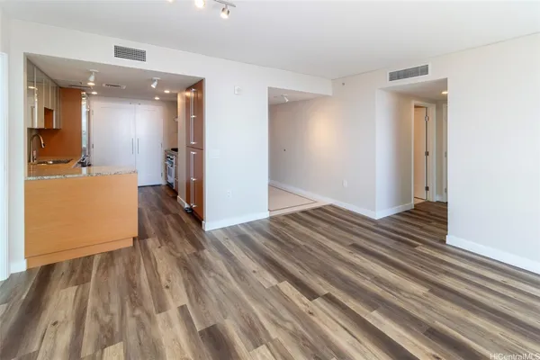 $4,700 | 1177 Queen Street, Unit 2606, Honolulu, HI 96814