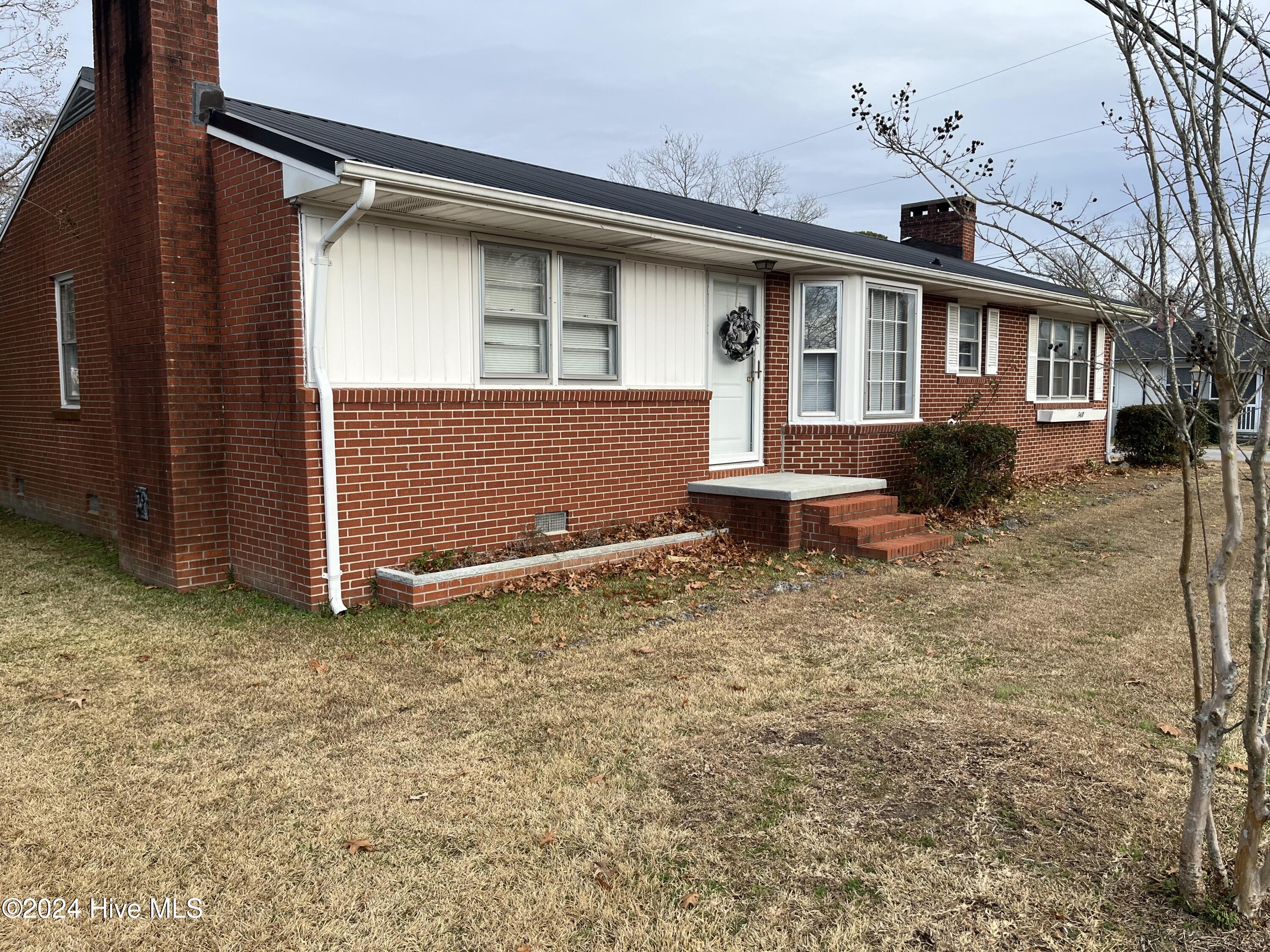 3400 Oaks Road New Bern, NC 28560 - Photo 2 of 12 IMG_0478