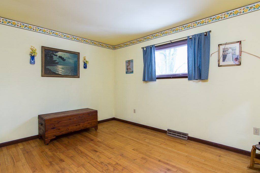 385 Enos Road Hinesburg, VT 05461 - Photo 11 of 14